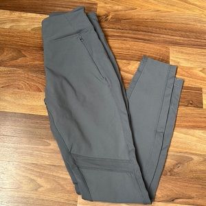 Athleta gray leggings.